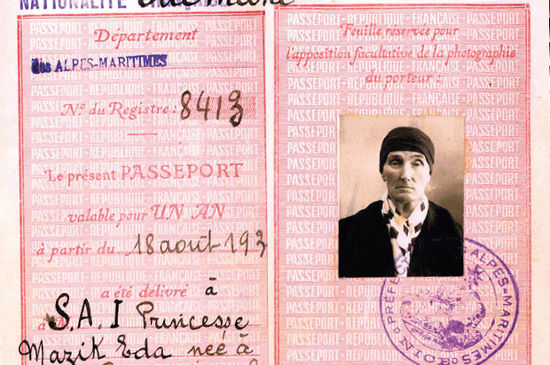 Sultan Vahideddin'in zevcesi Nazikeda Kadınefendi'nin Fransız pasaportu