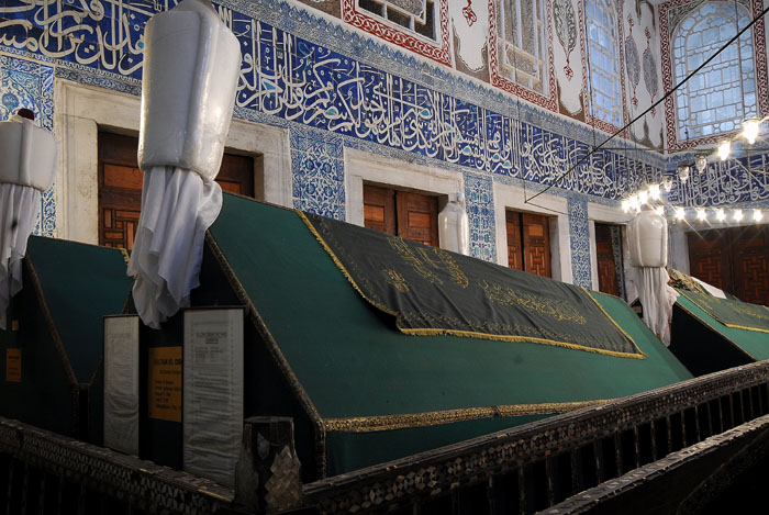 Sultan III. Osman'ın sandukası (F. Mustafa Cambaz)