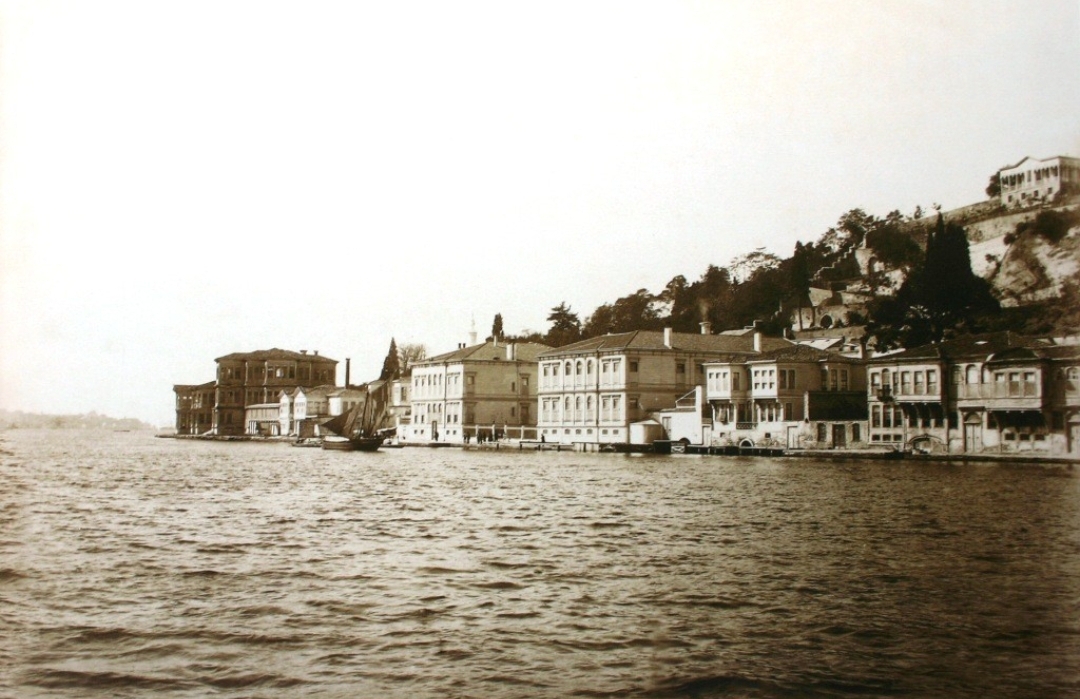 Ortaköyde sıra sıra sultan yalıları