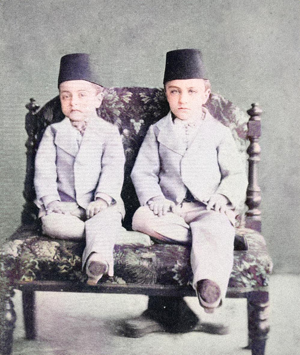 İki kardeş Şehzade Şevket ve Abdülmecid Efendi