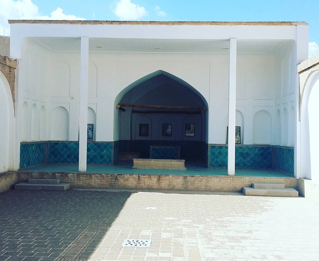 İsfahanda Sultan Melikşah ve Nizamülmülkün türbesi