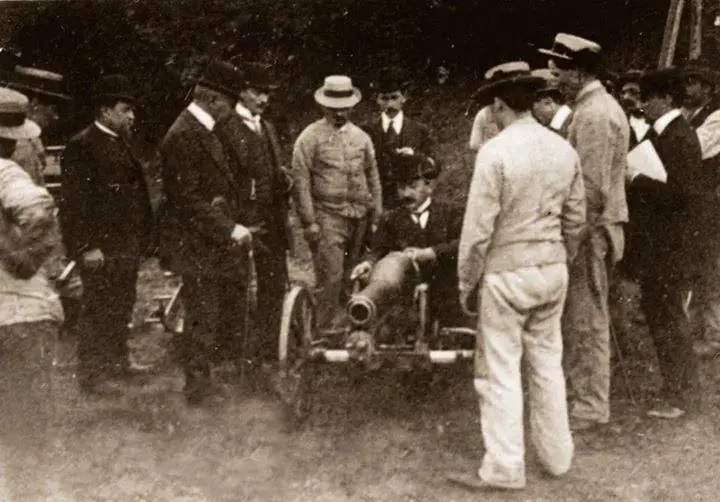 Mustafa Kemal Bey Picardie manevralarında Soldan 3.