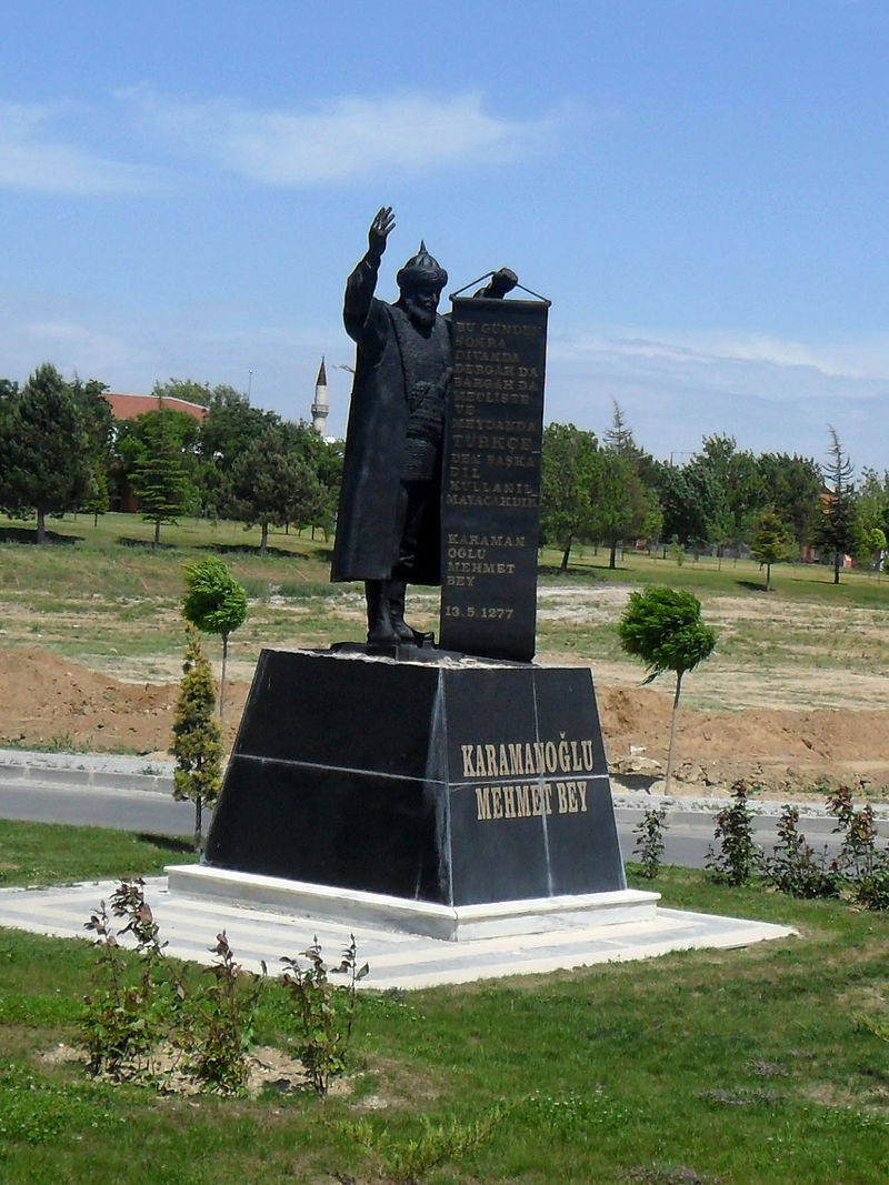 Karamanoğlu Mehmet Beyin Karaman'daki heykeli